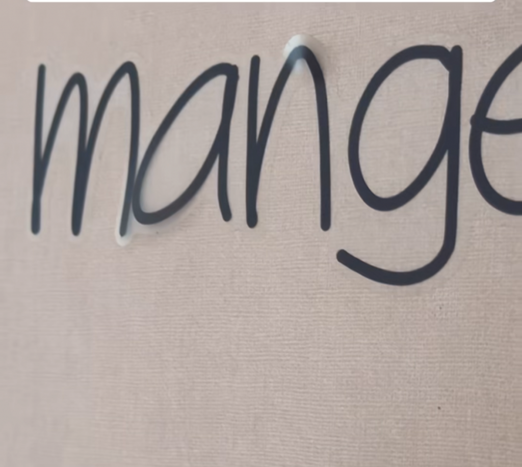 Lire la suite à propos de l’article Impression Murale UV : Une Alternative Supérieure aux Stickers